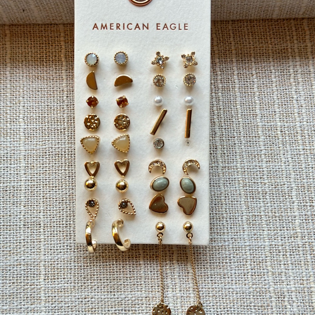 American Eagle Outfitters Gold And White Earring Collection 15$